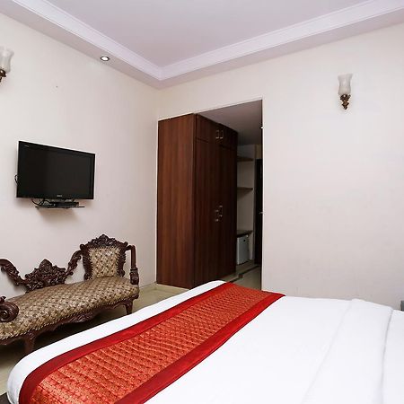 Oyo 5401 Hotel Mid Town New Delhi Eksteriør bilde