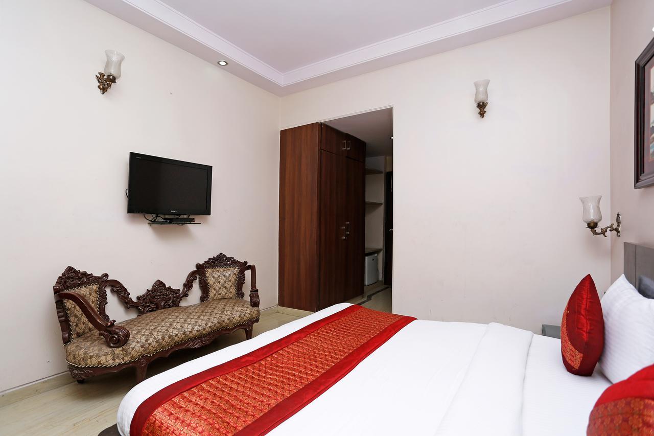 Oyo 5401 Hotel Mid Town New Delhi Eksteriør bilde