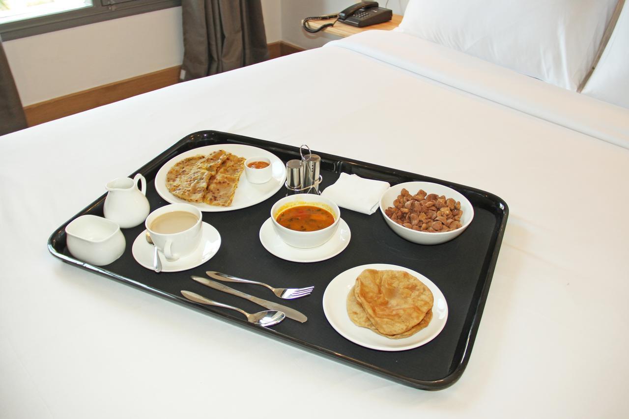 Oyo 5401 Hotel Mid Town New Delhi Eksteriør bilde