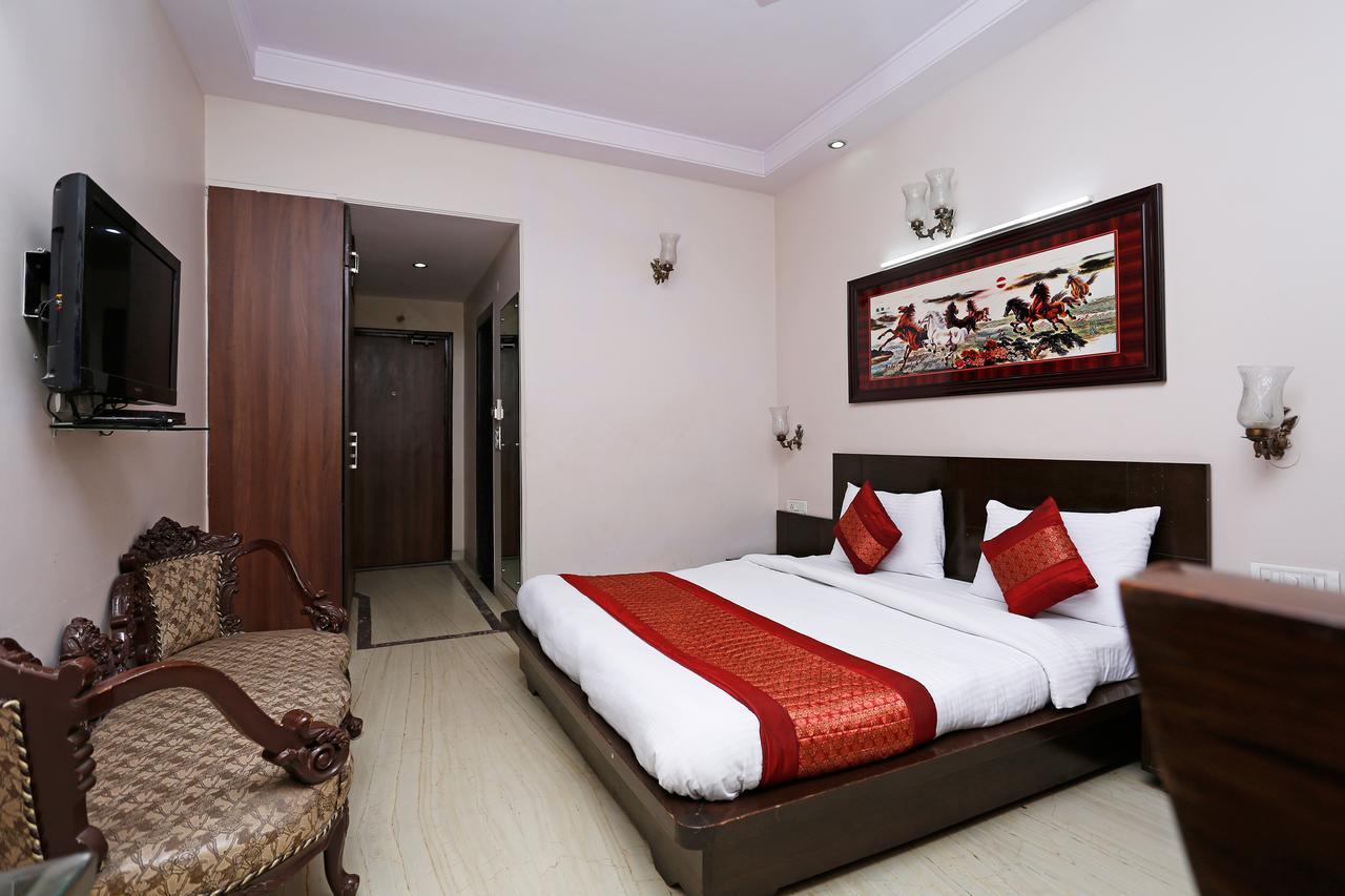 Oyo 5401 Hotel Mid Town New Delhi Eksteriør bilde