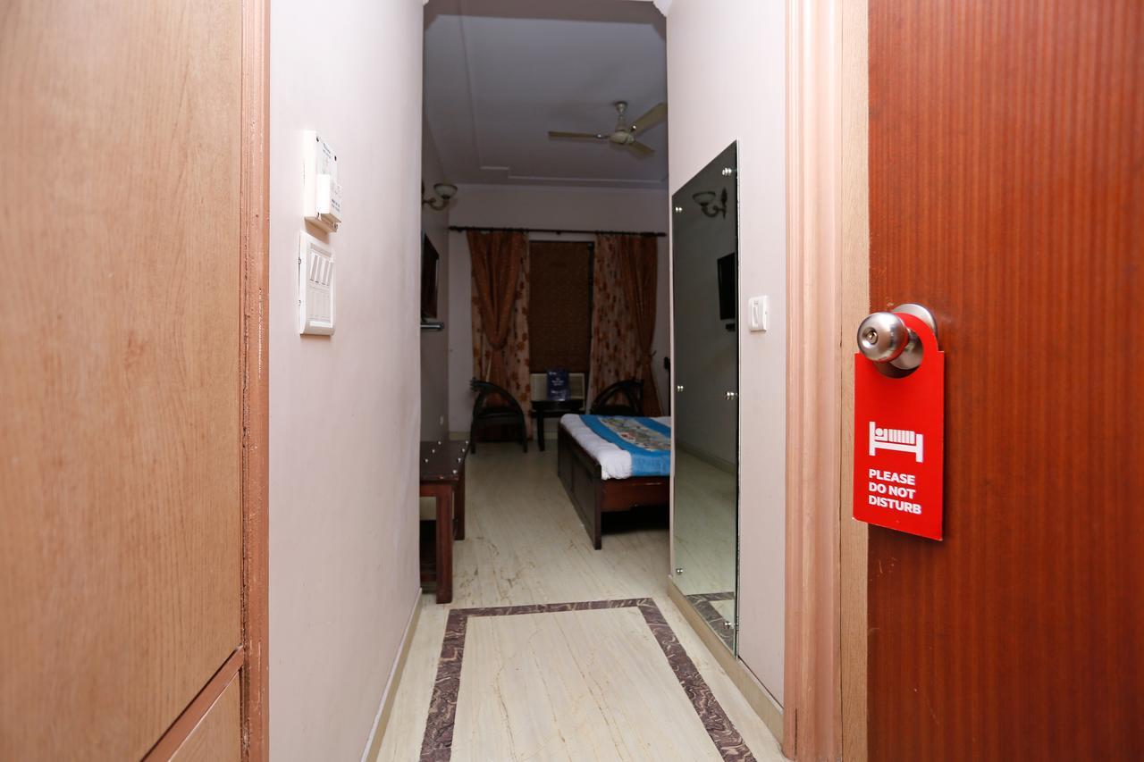 Oyo 5401 Hotel Mid Town New Delhi Eksteriør bilde